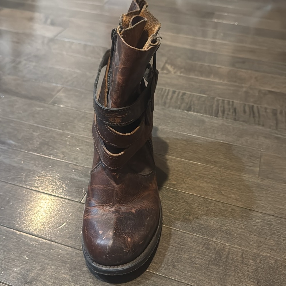 Vintage Brown Leather Boots - Picture 5 of 12
